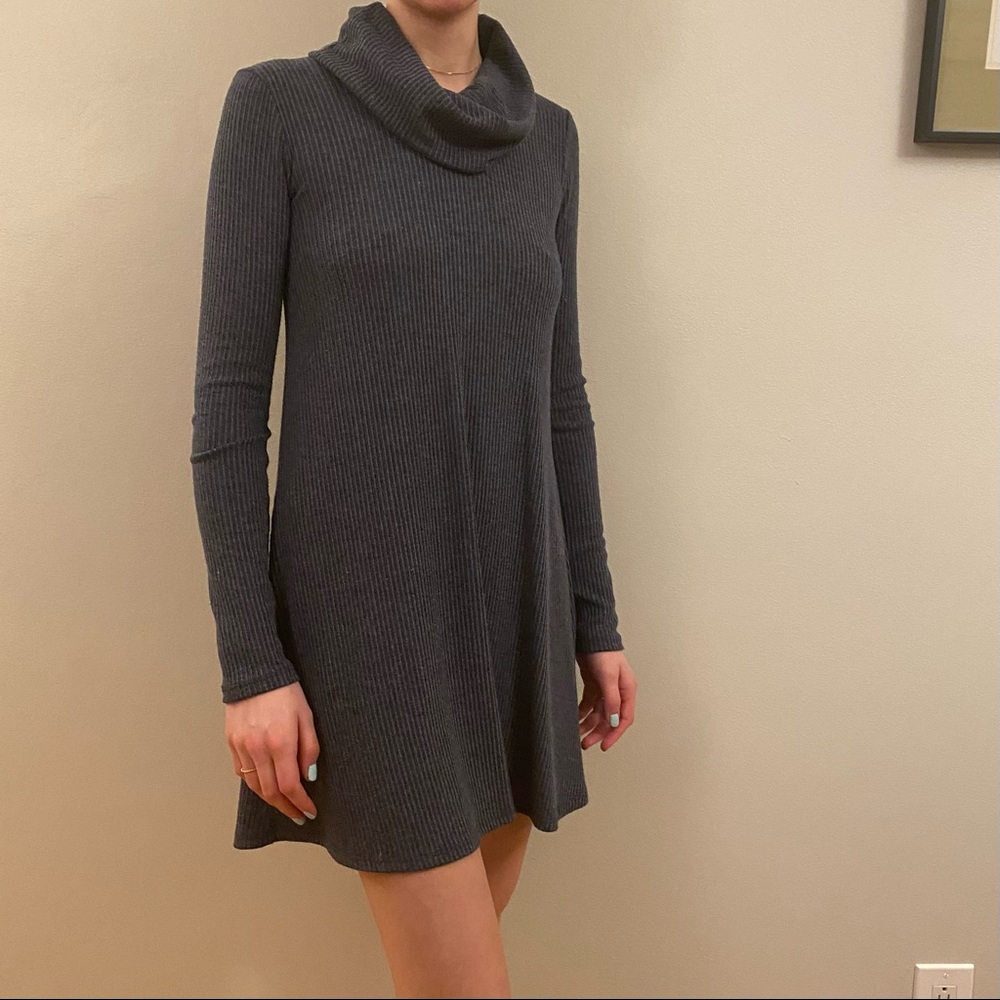 Socialite dress - Picture 1 of 6